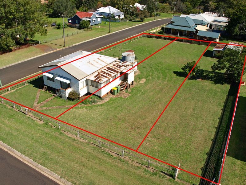 7 Waverley Street, NORTH TOOWOOMBA QLD 4350, Image 0