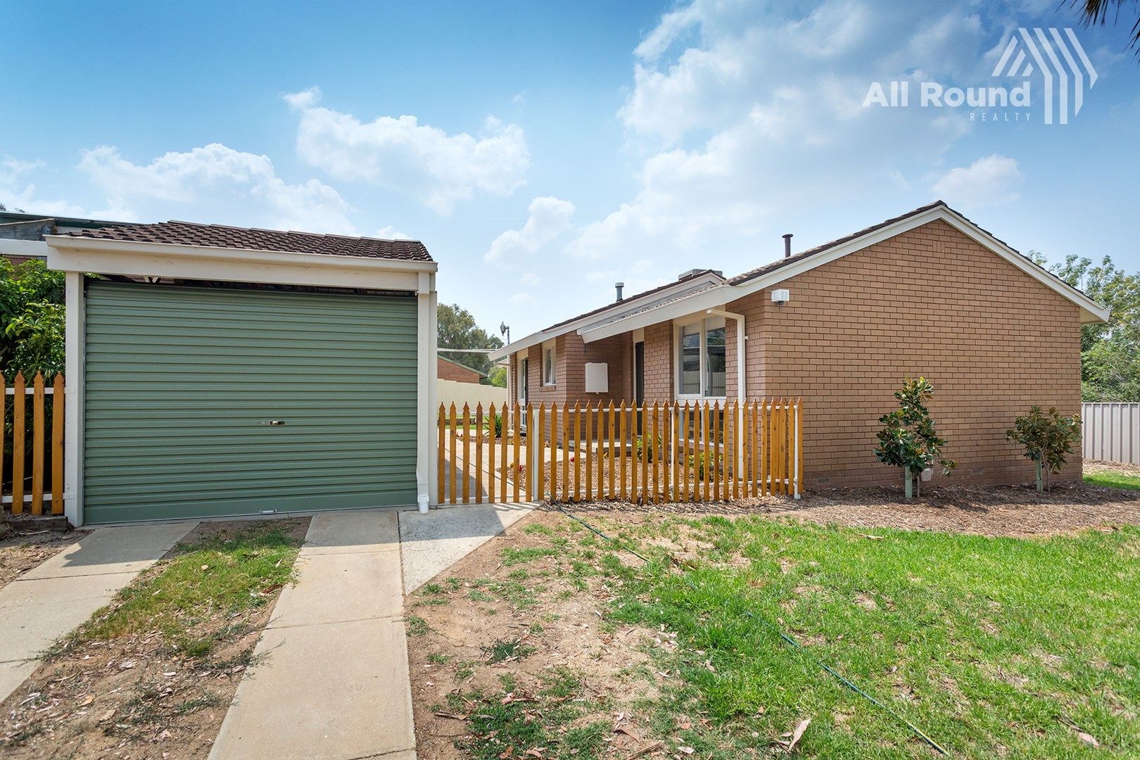 32 Aruma Crescent, Springdale Heights Property History & Address