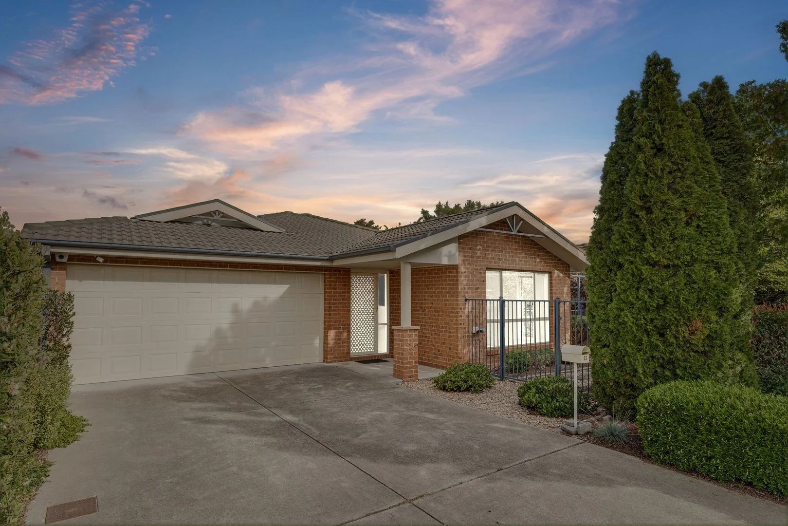 33 Courtneidge Street, Dunlop ACT 2615