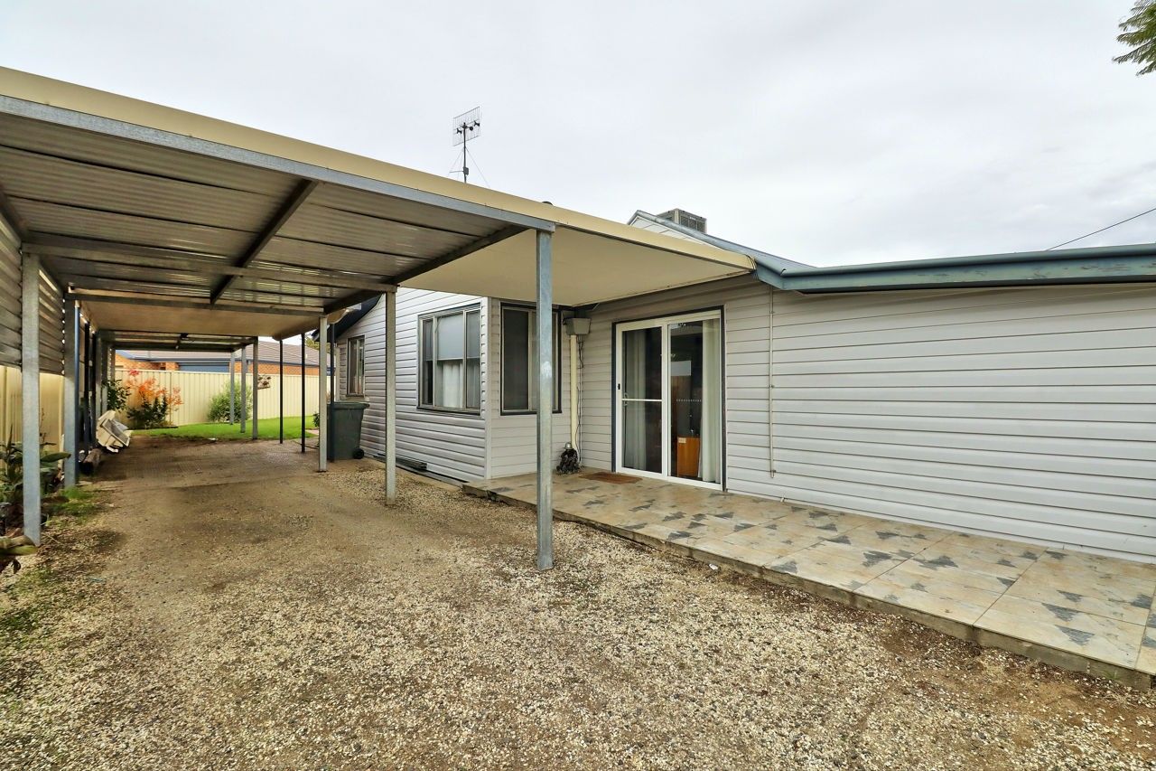 435 Henry Street, Deniliquin NSW 2710, Image 2