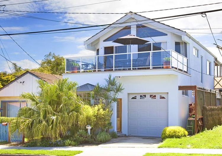 3 bedrooms House in 26 Griffin Road NORTH CURL CURL NSW, 2099