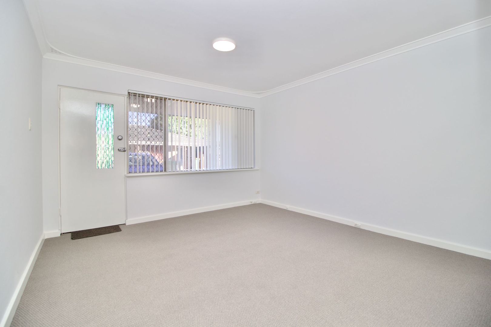 2/5 Jesmond Street, Safety Bay WA 6169, Image 2