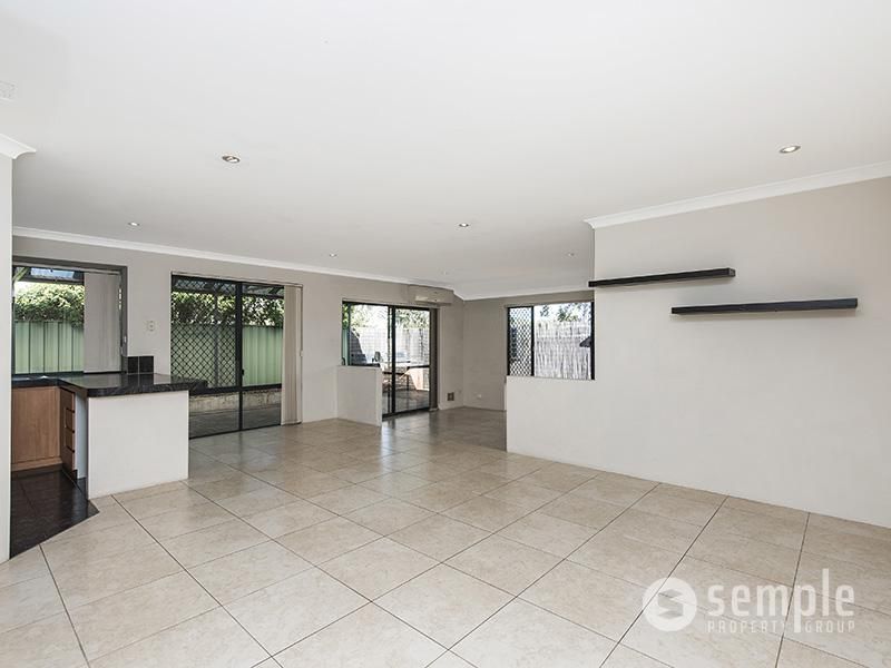 33 Bramley Way, Bibra Lake WA 6163, Image 2