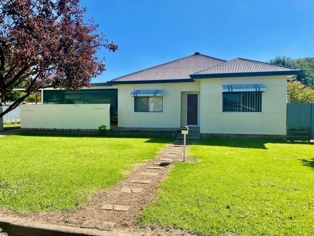 3 bedrooms House in 25 O'Donnell St COOTAMUNDRA NSW, 2590