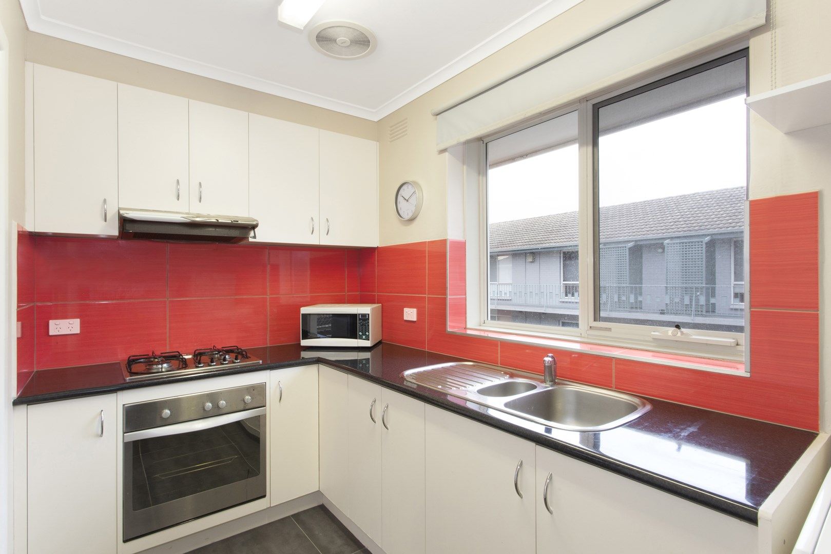 9/4 Walnut Street, Carnegie VIC 3163, Image 1