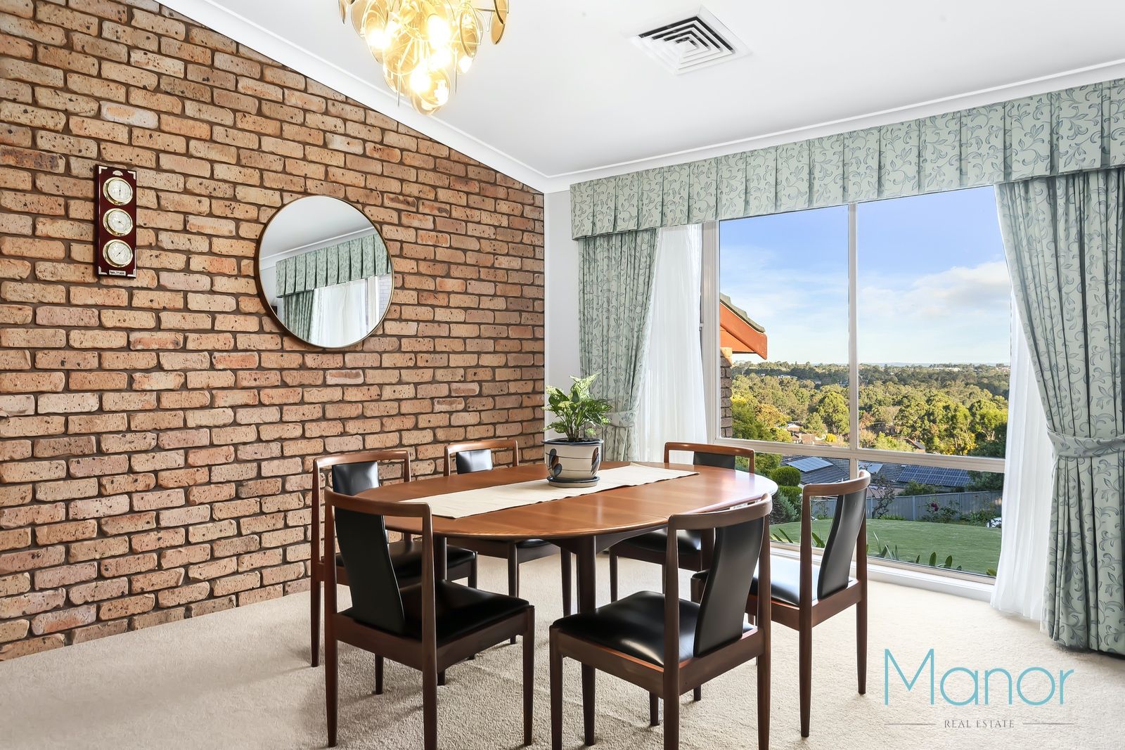 3 Mantillus Grove, Baulkham Hills NSW 2153, Image 2