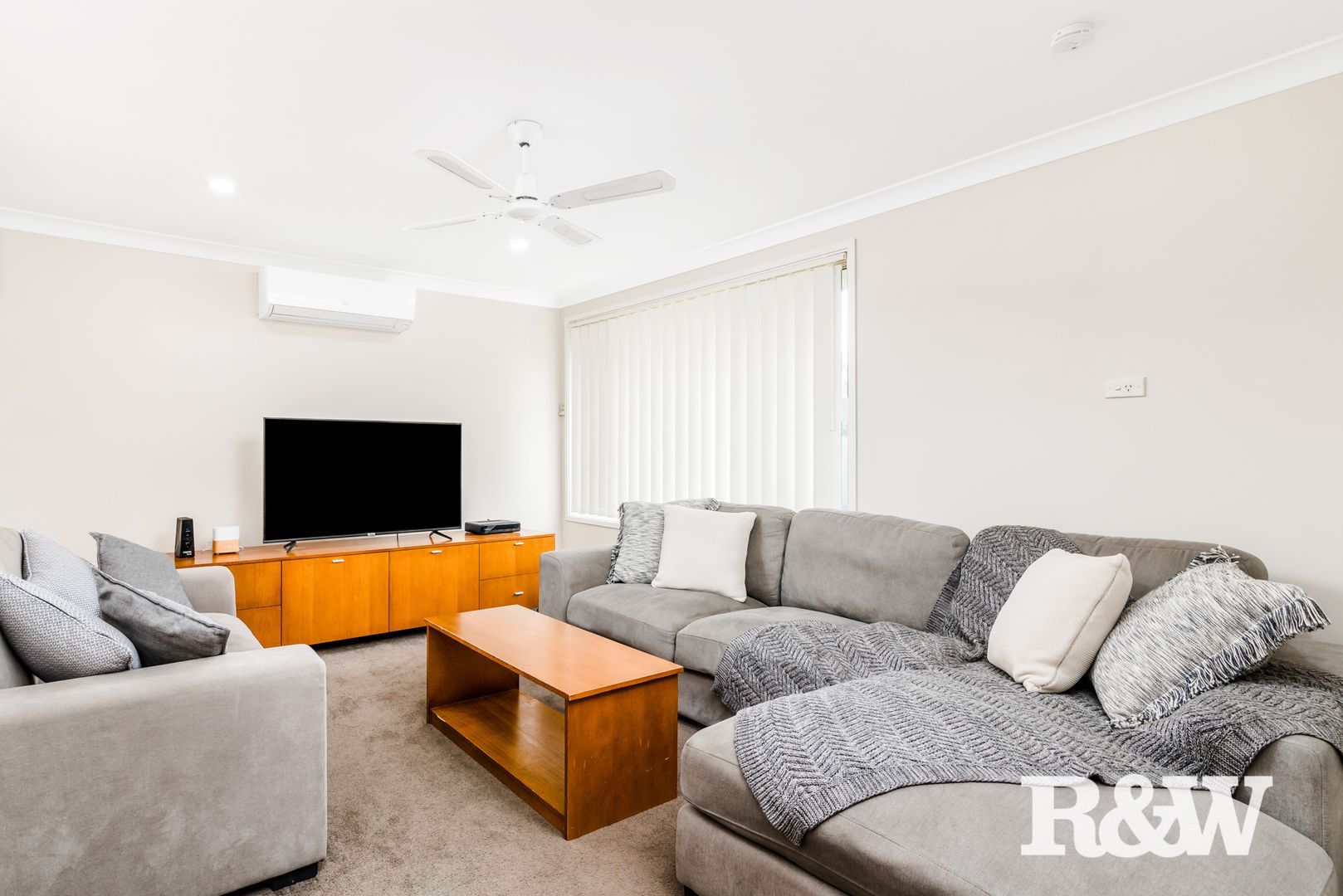 23 Barnard Crescent, Oakhurst NSW 2761, Image 2