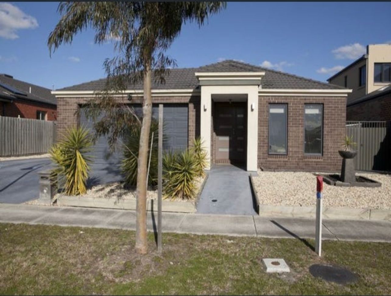 3 bedrooms House in 9 Sedgewick Court LYNBROOK VIC, 3975