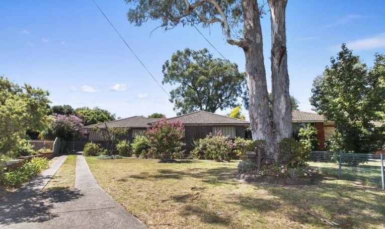 6 Chelsea Place, Glenfield NSW 2167, Image 0