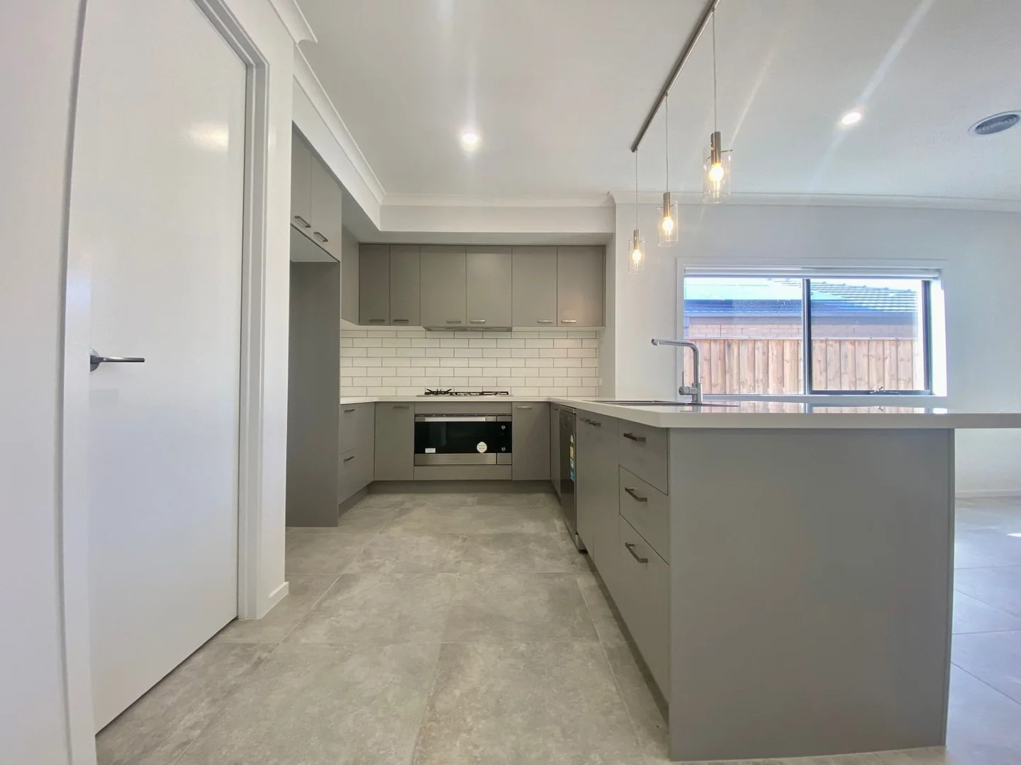 Additional image 2 of 15 Sunburnt Circuit, Clyde North VIC 3978