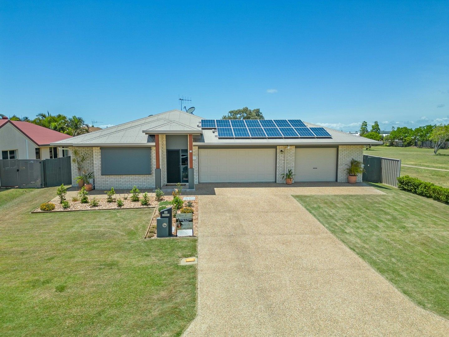 4 bedrooms House in 11 Blain Street BARGARA QLD, 4670