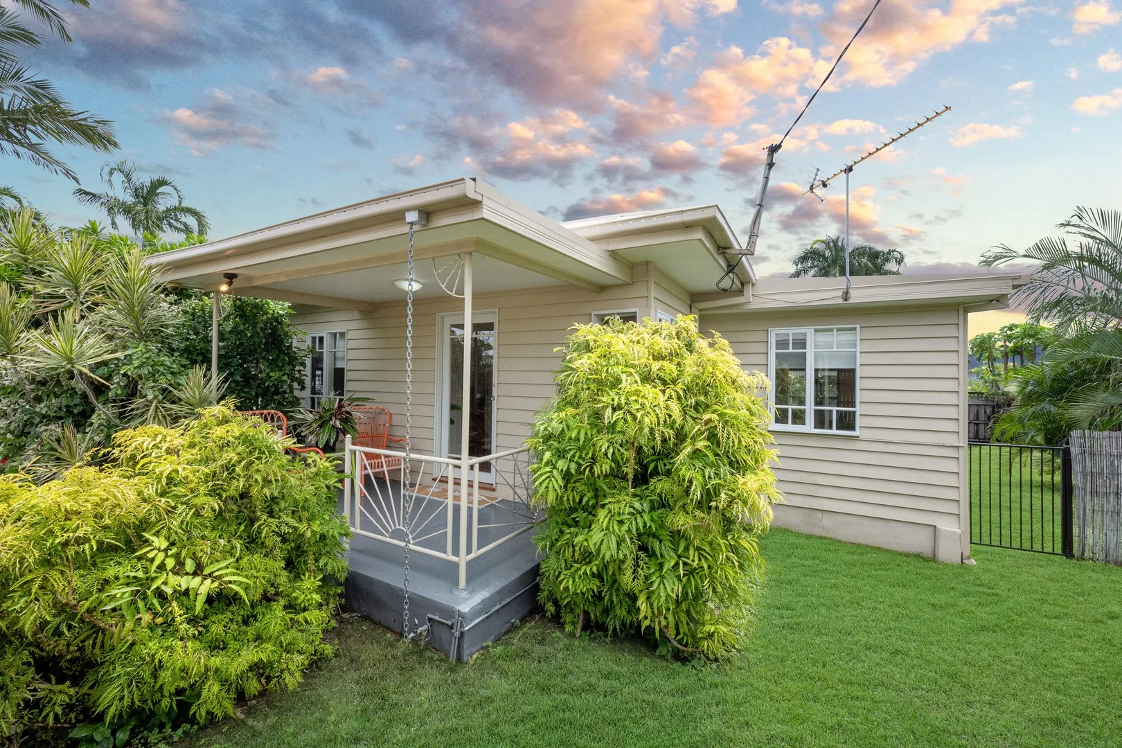 127 Bundock Street, Belgian Gardens QLD 4810