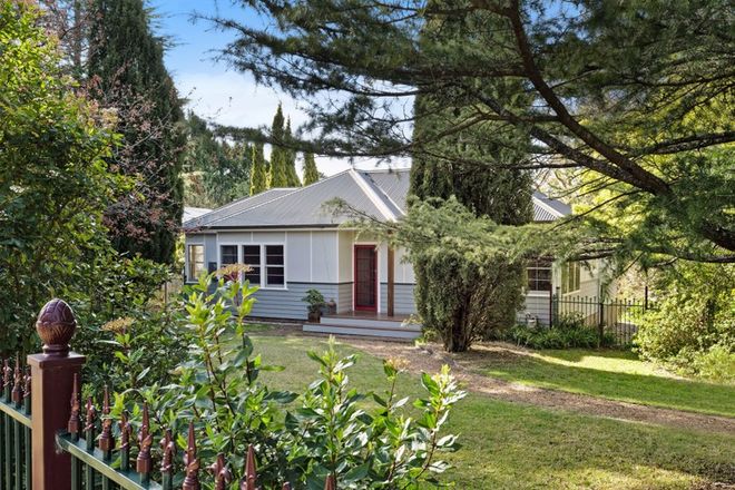 Picture of 32 Lawson View Parade, WENTWORTH FALLS NSW 2782