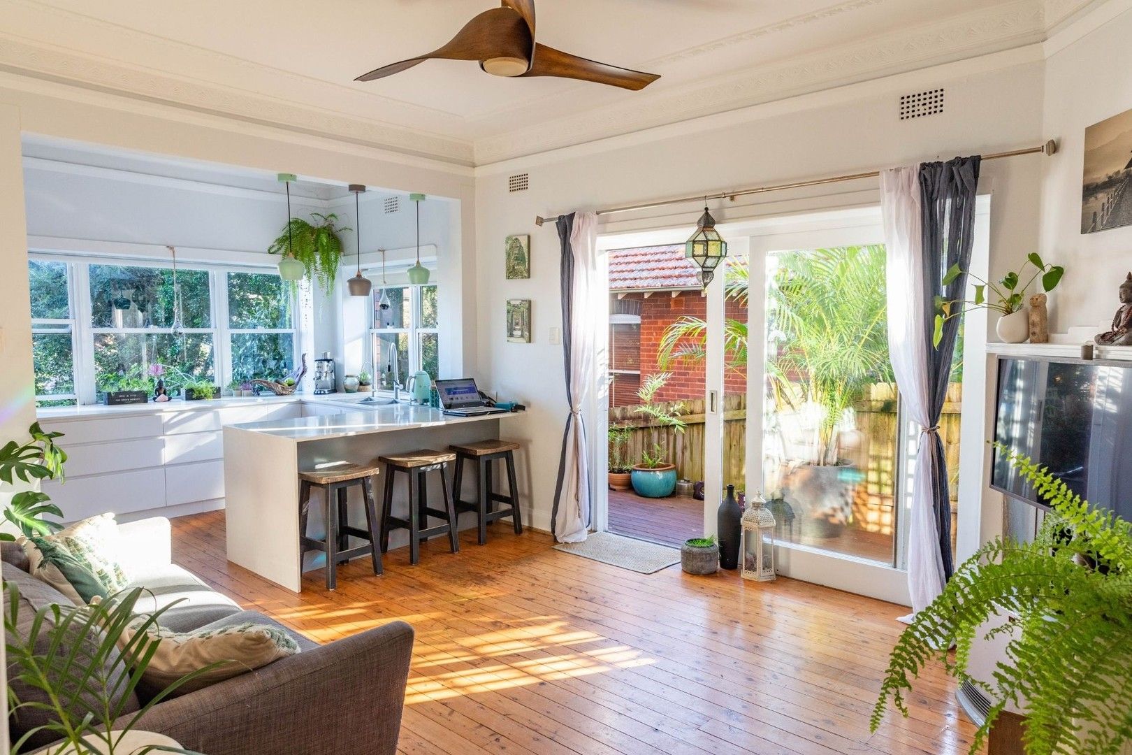 2 bedrooms Apartment / Unit / Flat in 1/15 Bolingbroke Parade FAIRLIGHT NSW, 2094