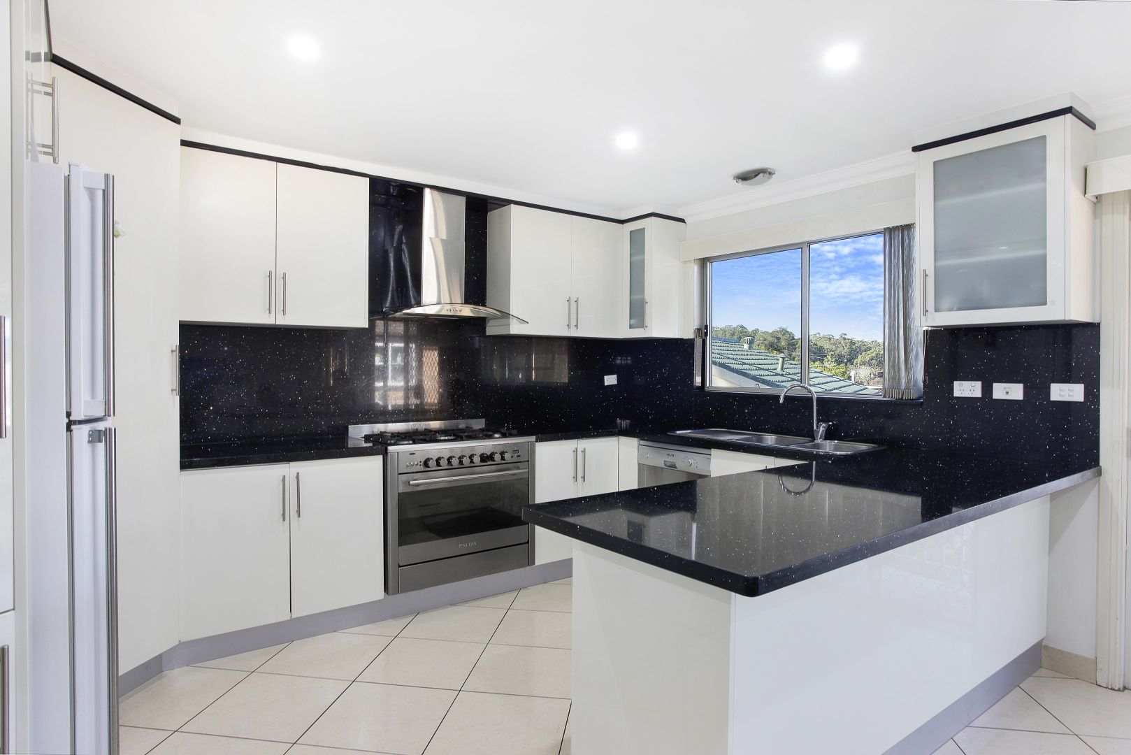 1 Ainsworth Crescent, Wetherill Park NSW 2164, Image 1