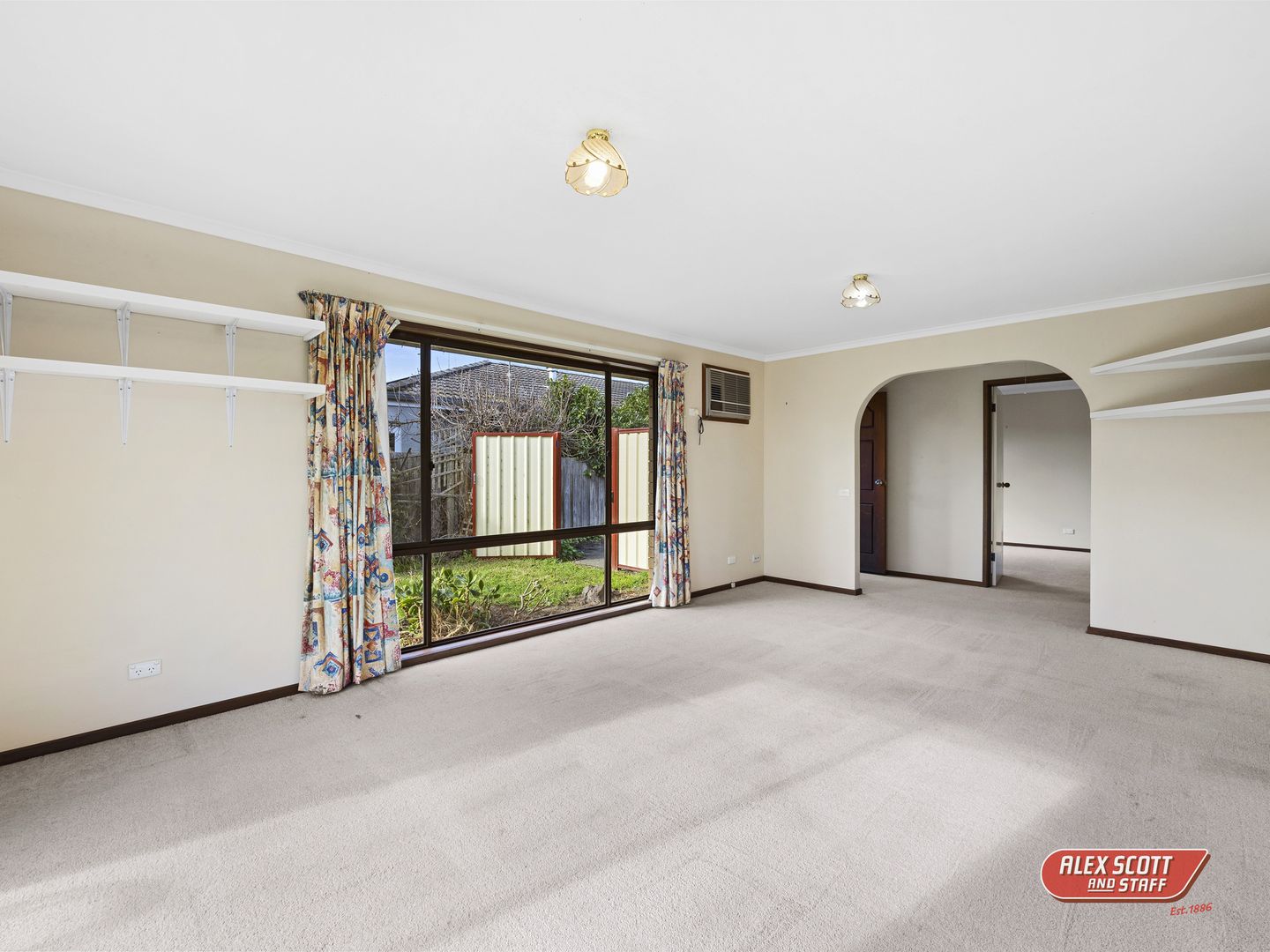 2/2 Vista Court, Leongatha VIC 3953, Image 2