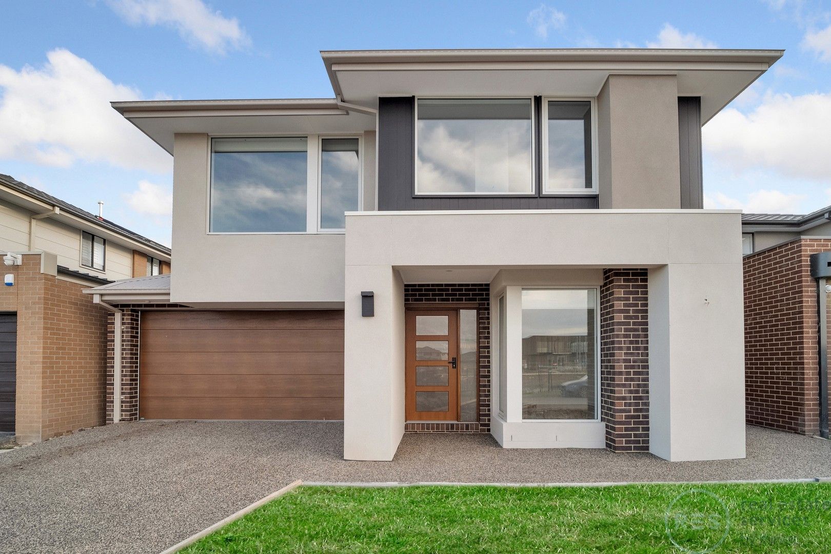4 bedrooms House in 6 Woolly Parade CLYDE NORTH VIC, 3978