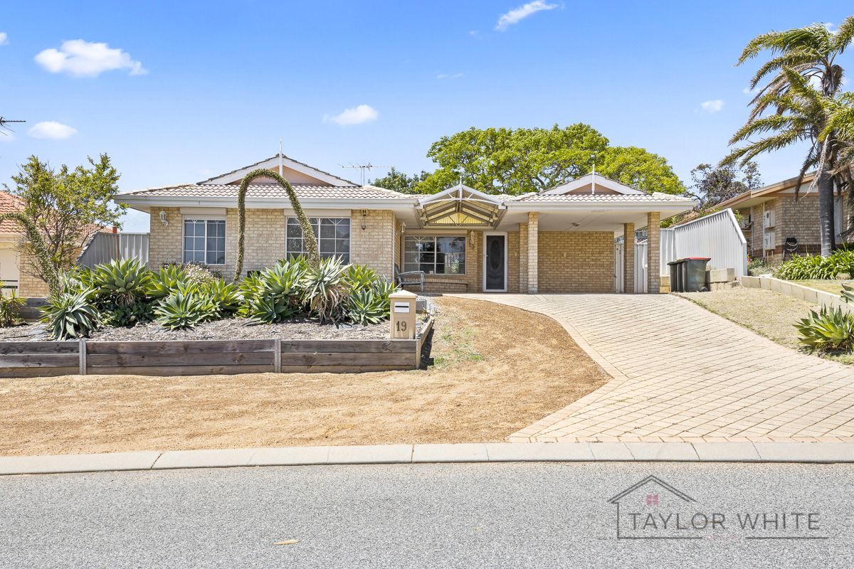 4 bedrooms House in 19 Hannaford Avenue CLARKSON WA, 6030