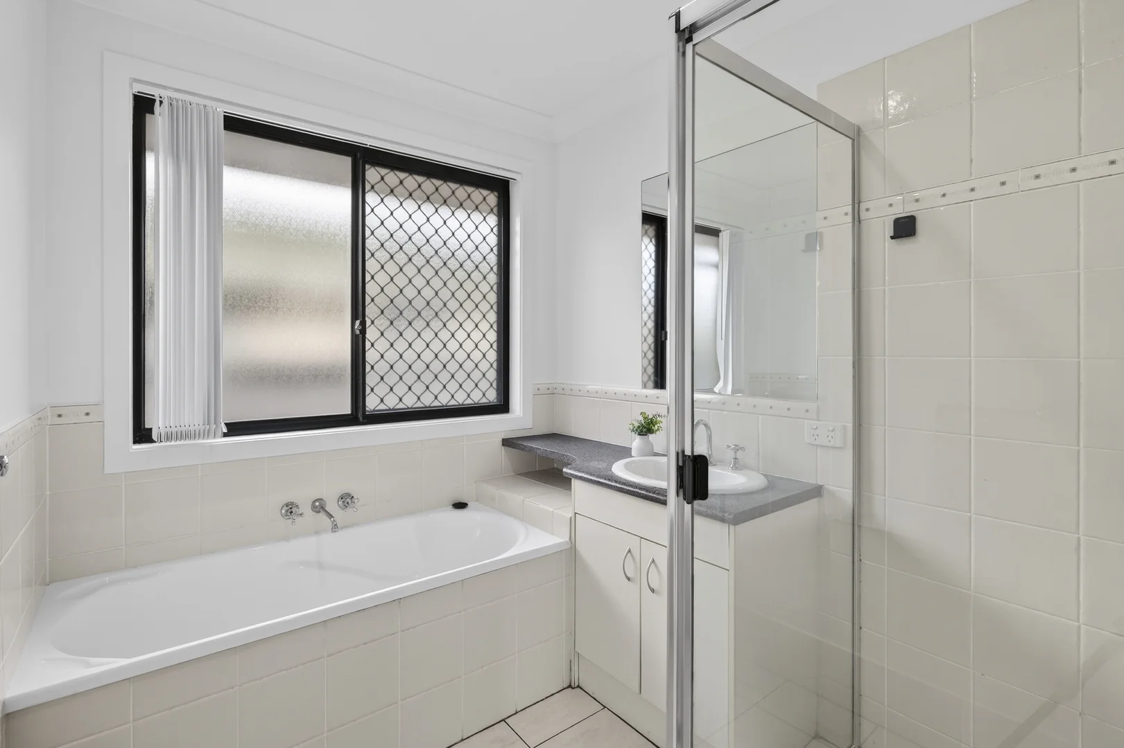 Additional image 19 of 26 Lake Manchester Street, Logan Reserve QLD 4133