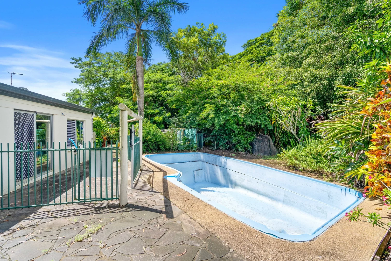 Additional image 14 of 12-14 Cumberland Avenue, Smithfield QLD 4878