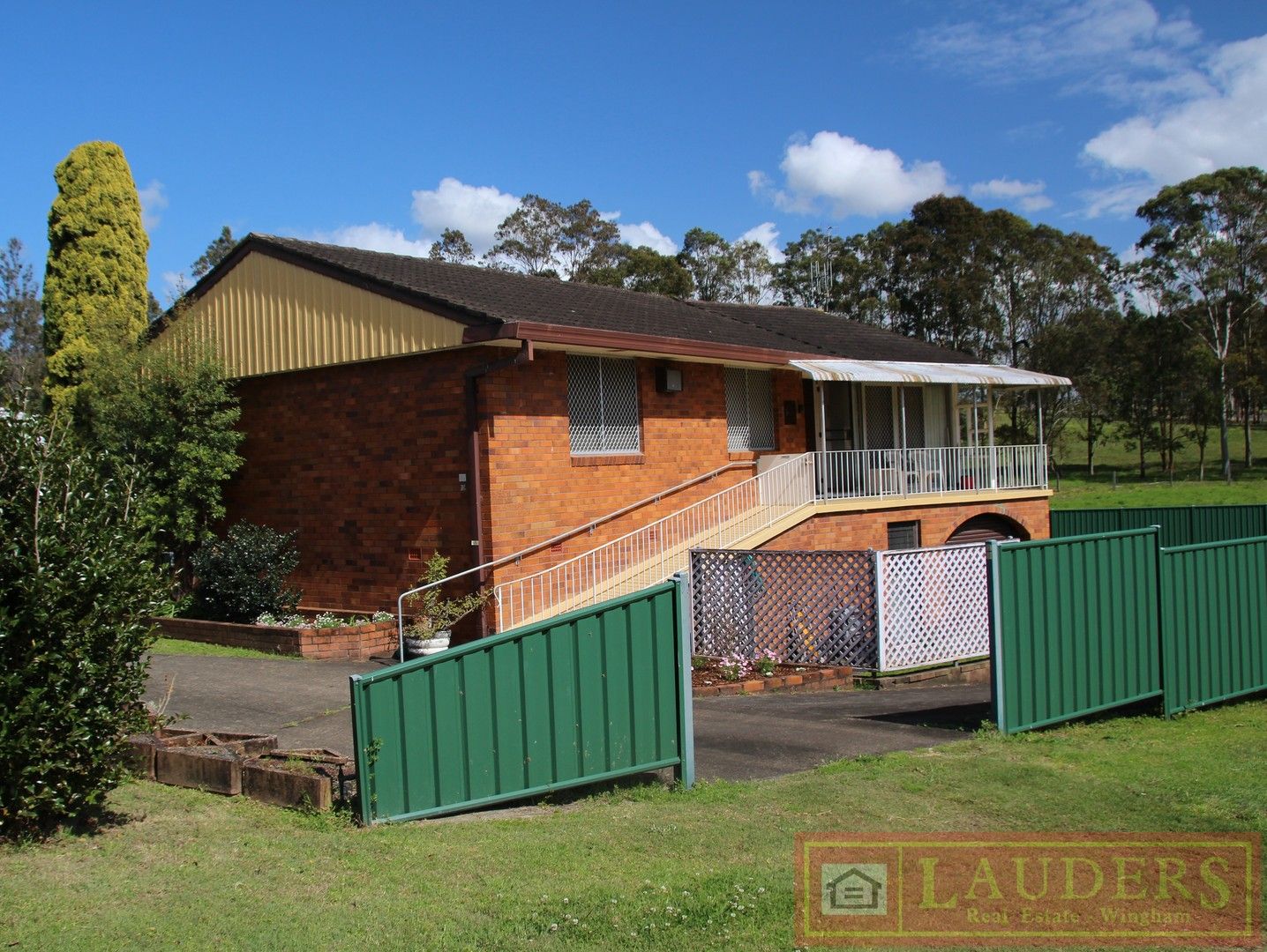 4 bedrooms House in 42 Blue Gum Avenue WINGHAM NSW, 2429