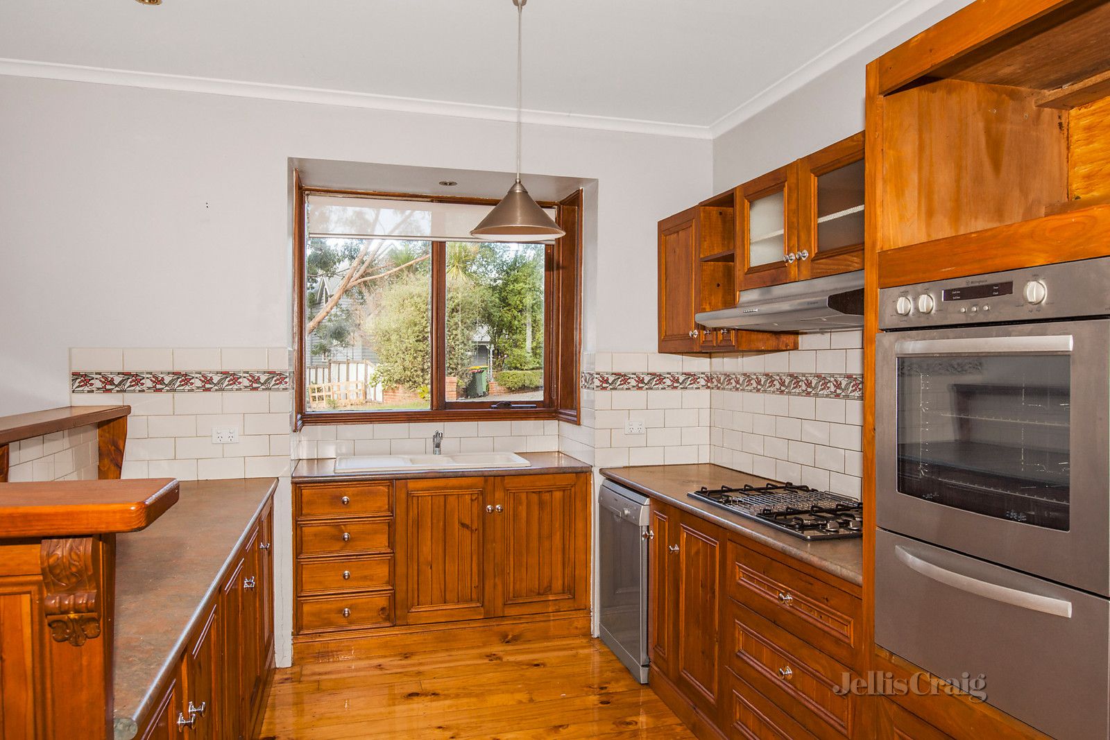 21 South Road, Woodend VIC 3442, Image 2