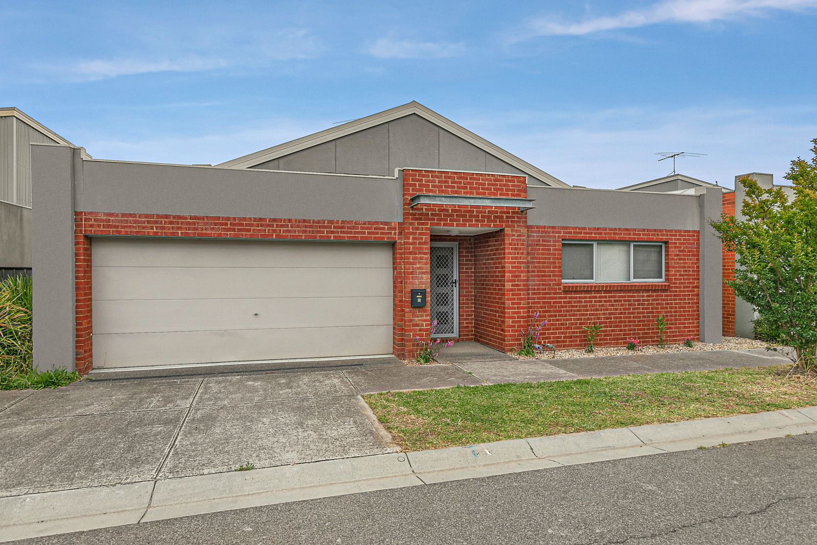 8 Lambourne Lane, Craigieburn VIC 3064, Image 0