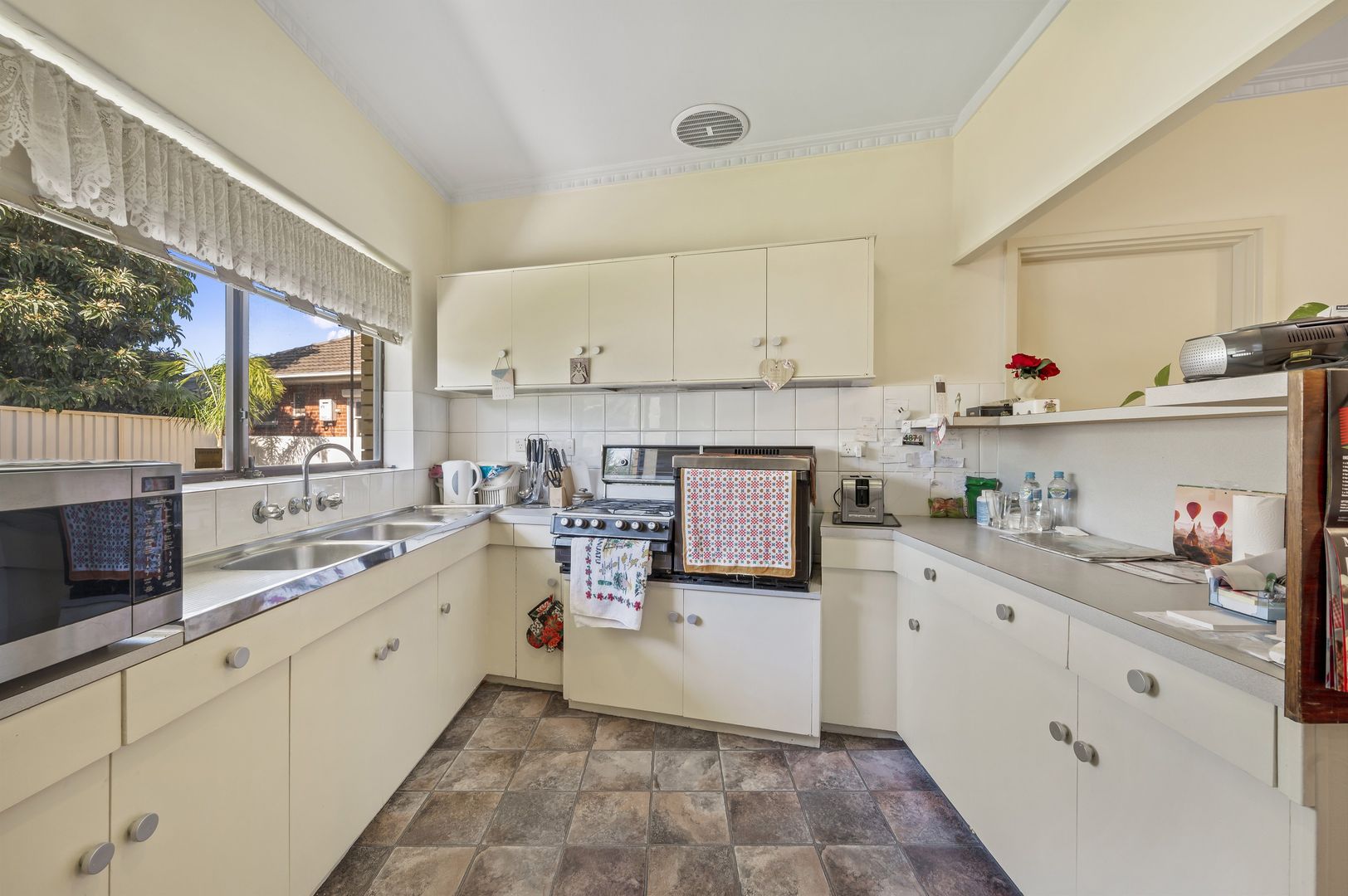 9 The Parkway, Sturt SA 5047, Image 2