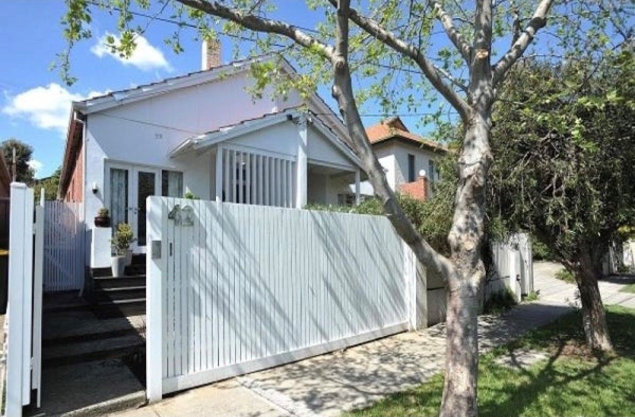 3 bedrooms House in 42 Empress Road ST KILDA EAST VIC, 3183