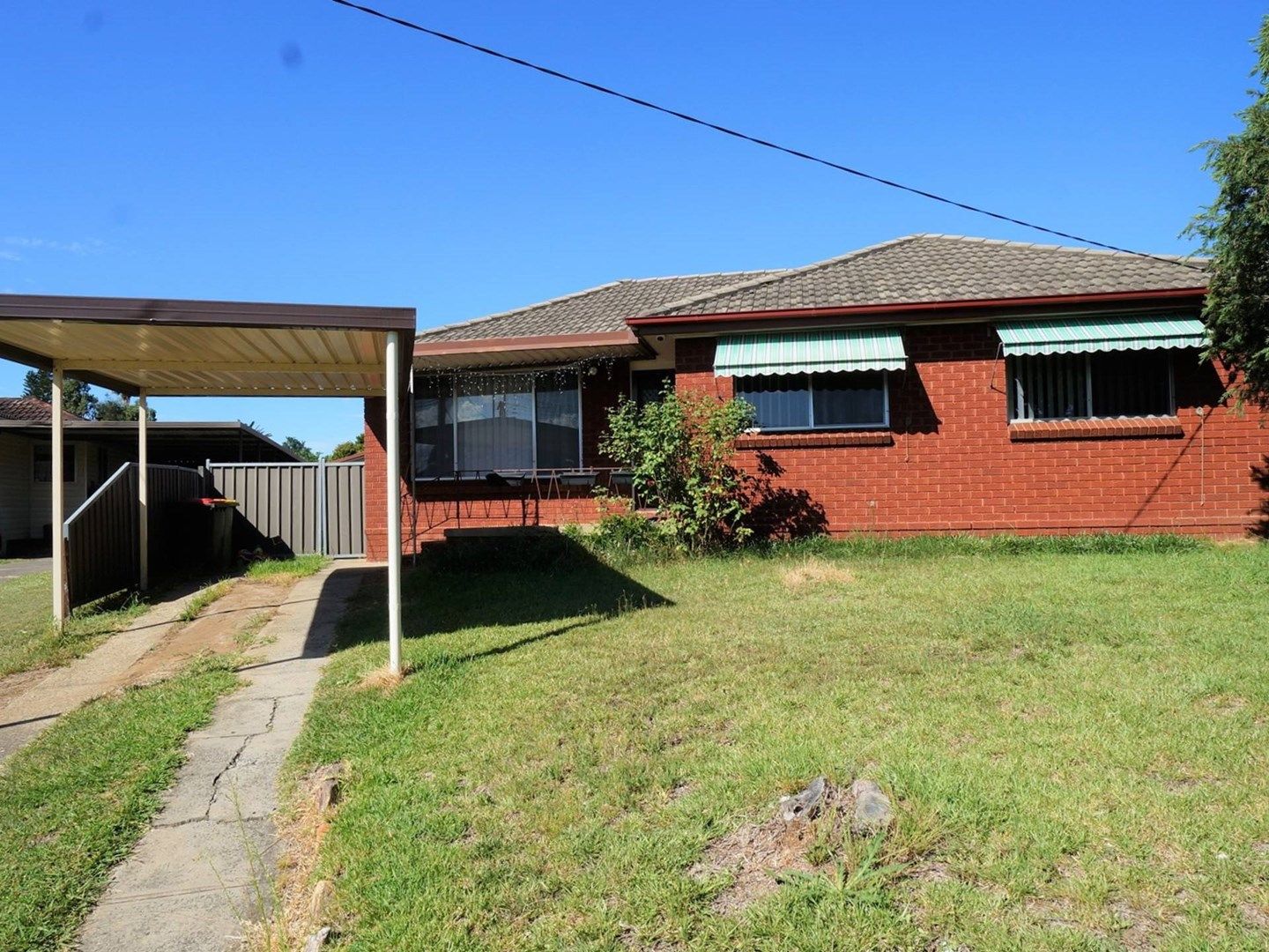 15 Fernlea Place, Canley Heights NSW 2166
