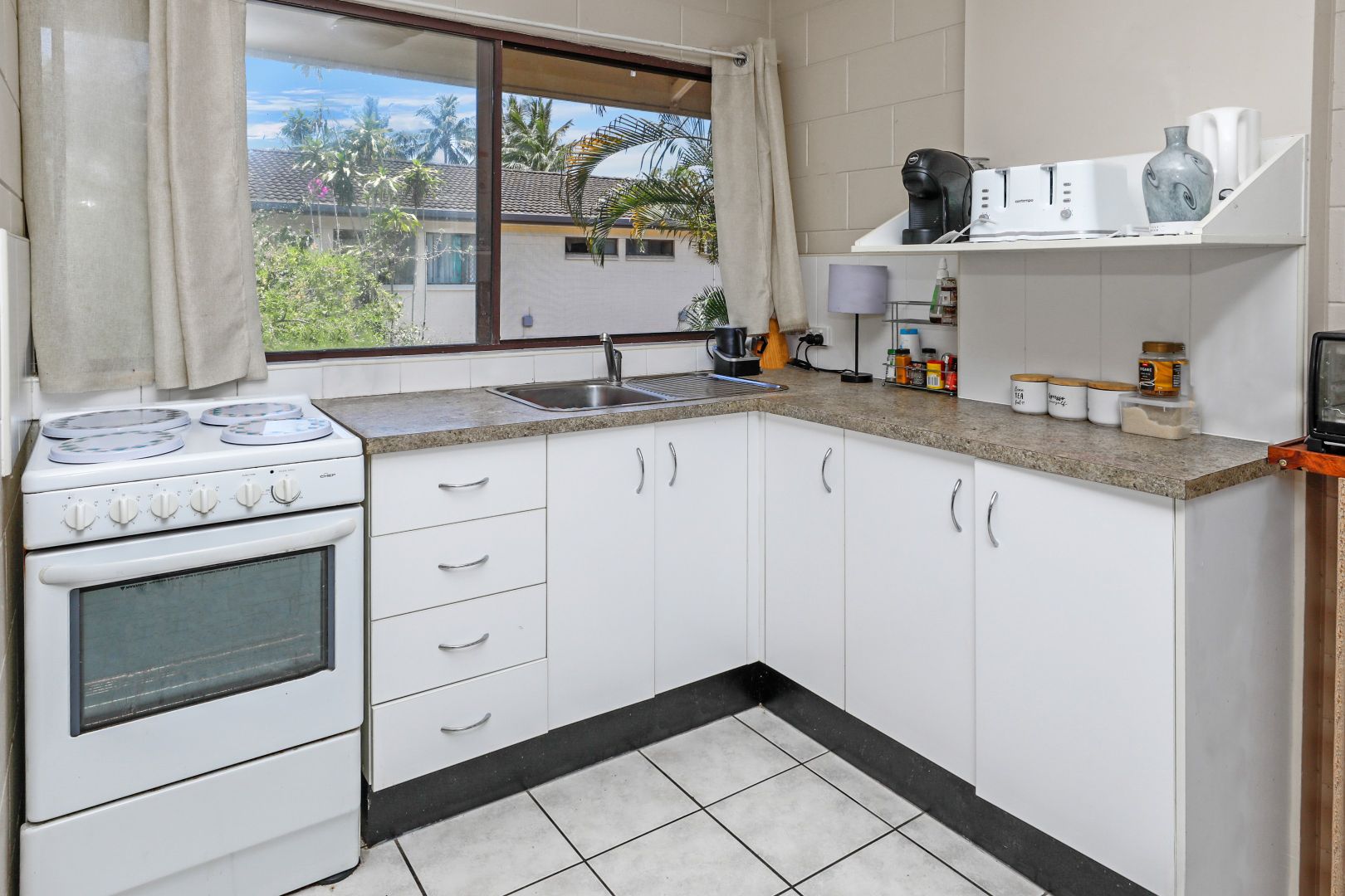 Unit 27/5-9 Fisk St, Westcourt QLD 4870, Image 1