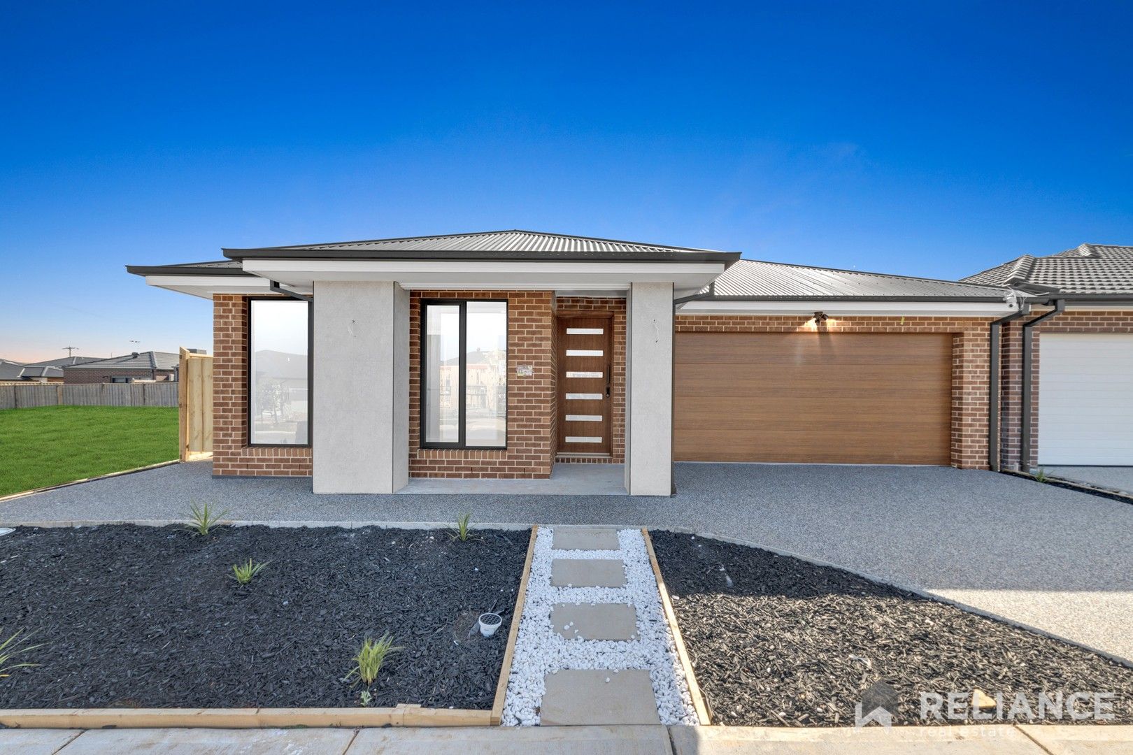 4 bedrooms House in 4 Emilia Circuit FRASER RISE VIC, 3336
