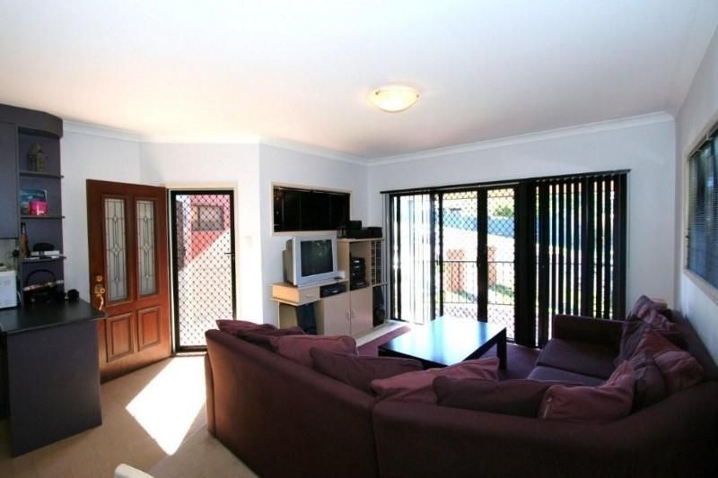 9-11 Langi Court, Shailer Park QLD 4128, Image 2