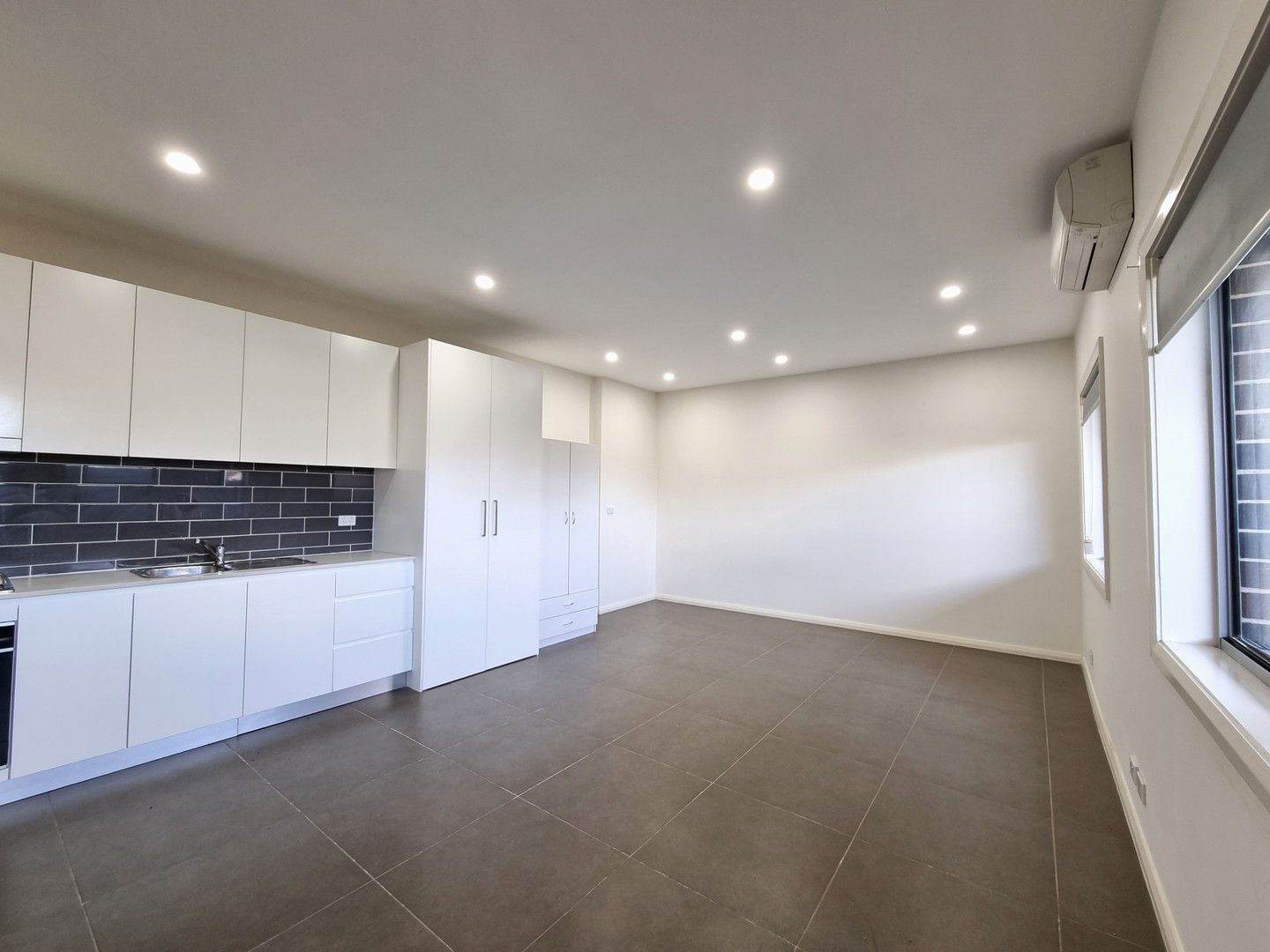 1 bedrooms Studio in 51B Wyong Street CANLEY HEIGHTS NSW, 2166