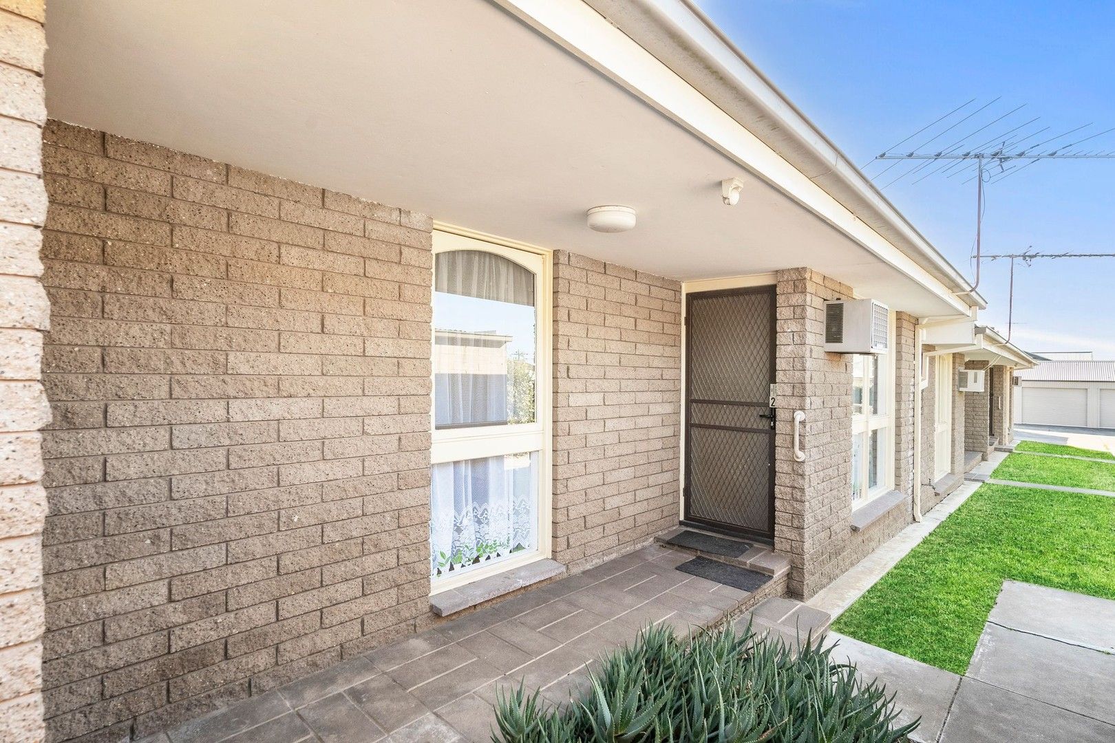 2 bedrooms House in 2/4 Manifold Street MANIFOLD HEIGHTS VIC, 3218