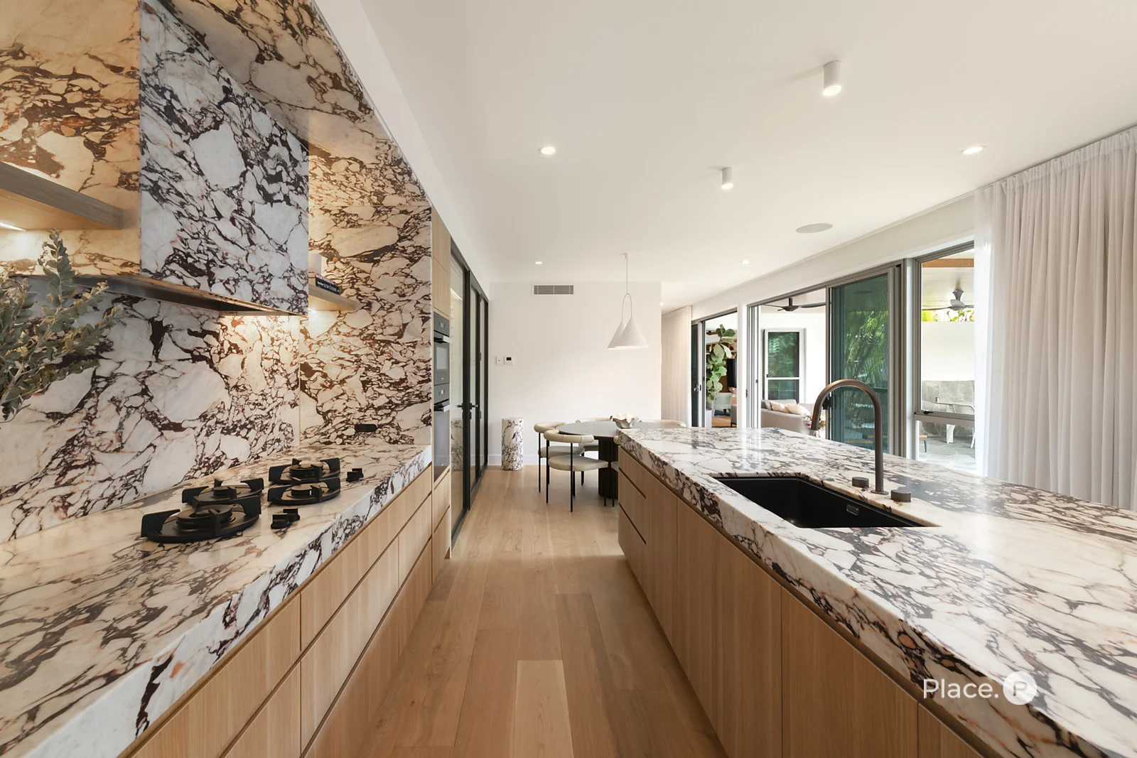 22 Waterline Crescent, Bulimba QLD 4171