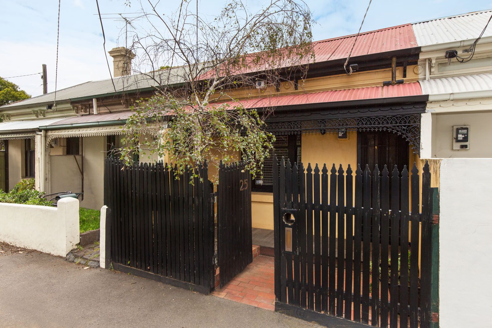 2 bedrooms House in 25 Iffla St SOUTH MELBOURNE VIC, 3205