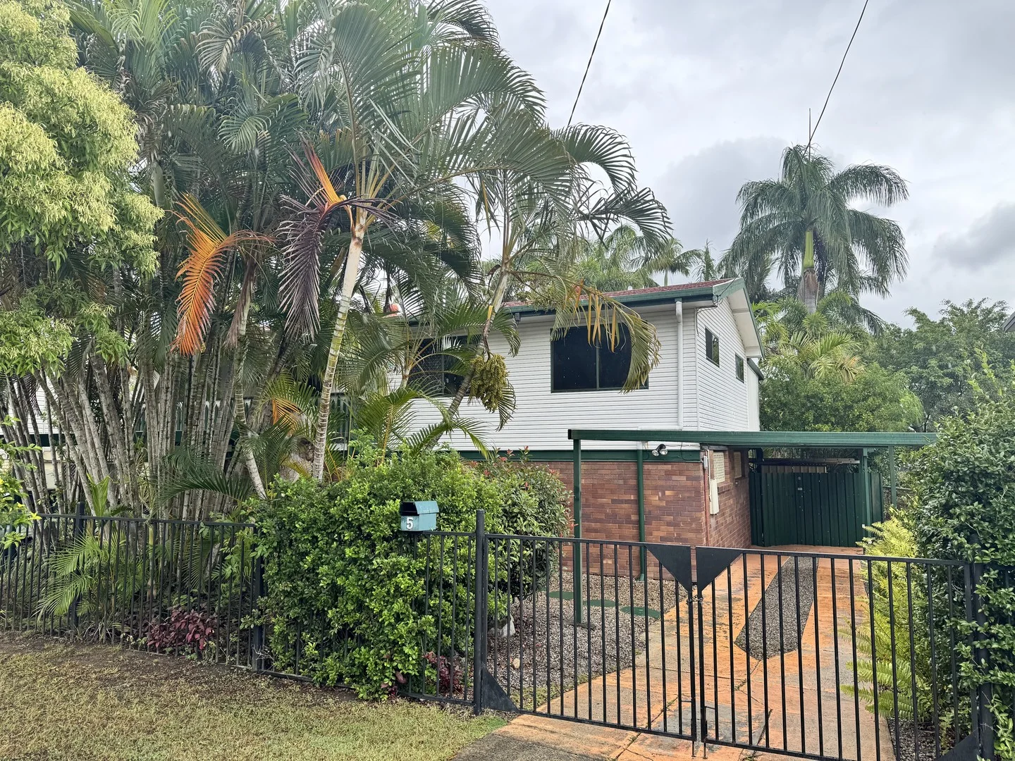 Primary image of 5 Robert Street, Loganlea QLD 4131