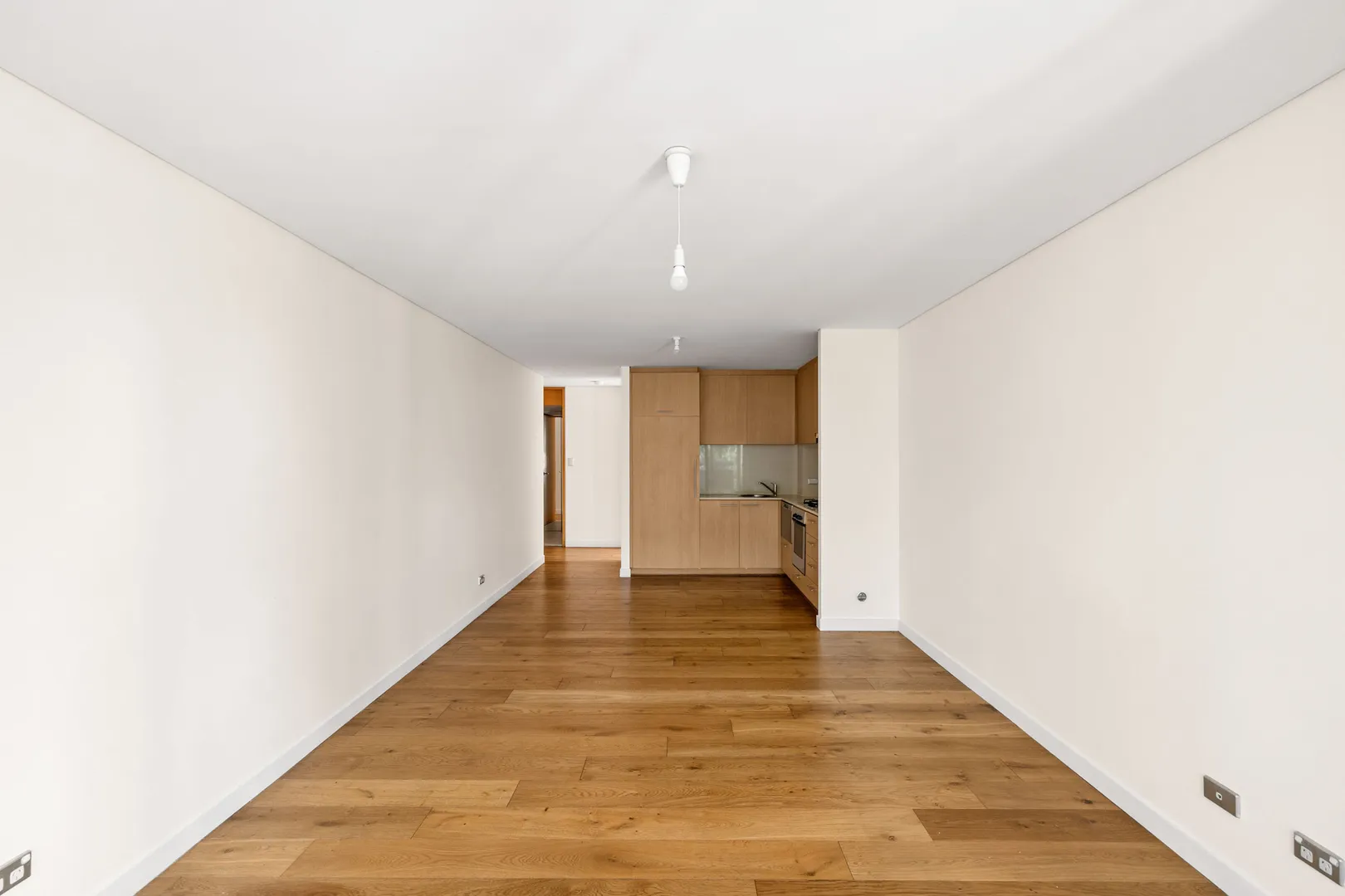 Sophisticated City Living with Rare Oversized Scale, Dual Balconies, Ultimate Privacy & Separated lot for both 19sqm Car Space and 8sqm Storage (Optional) – pohled 6