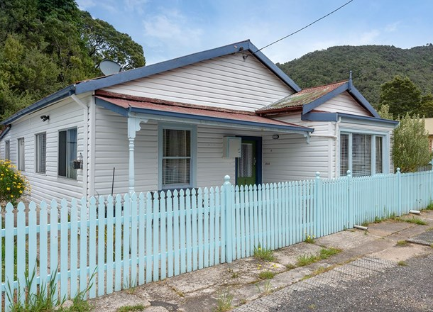 2 Whitelaw Street, Queenstown TAS 7467