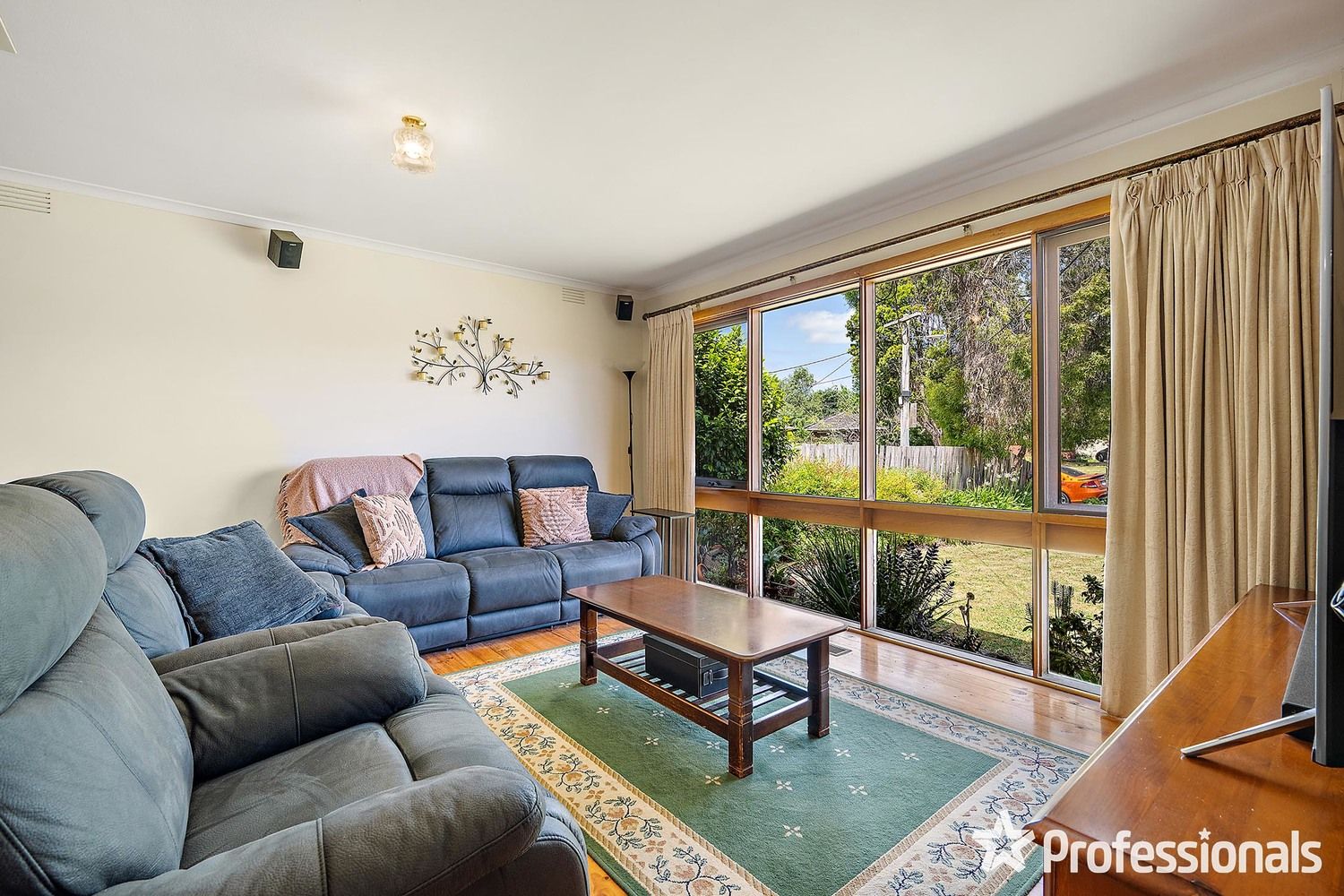 2 Dallas Court, Kilsyth VIC 3137, Image 2