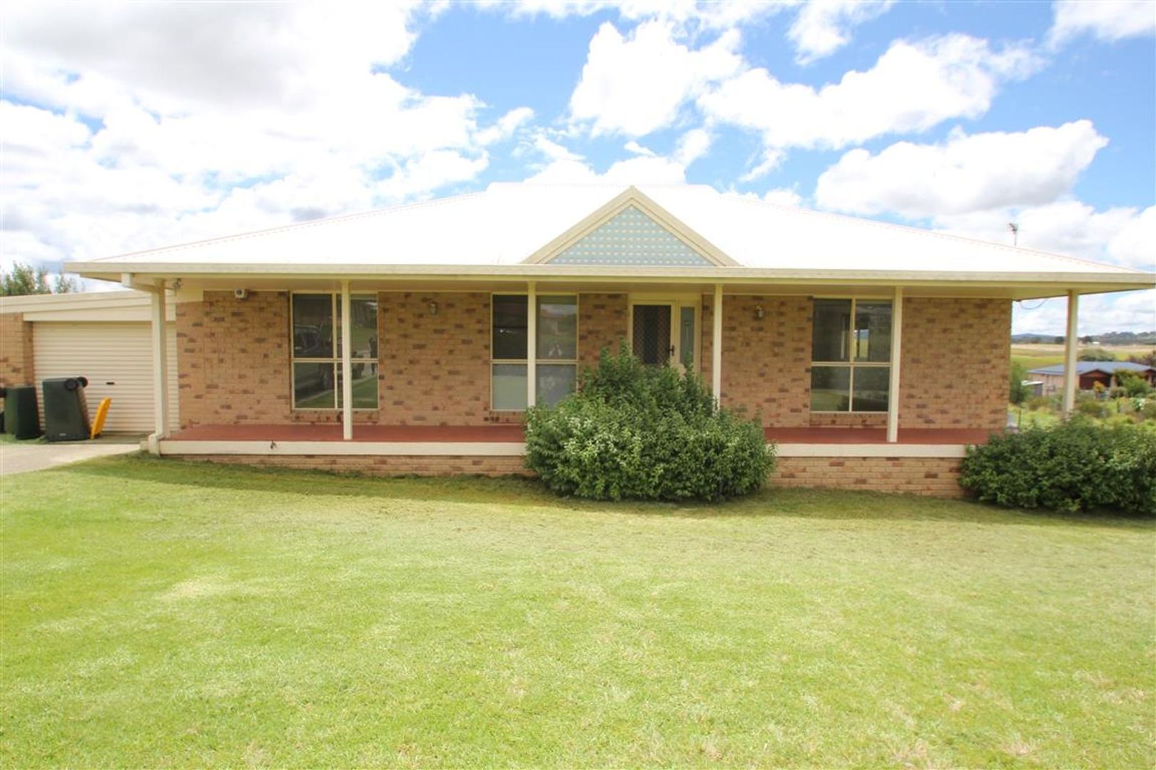 174 Cowper Street, Tenterfield Property History & Address Research