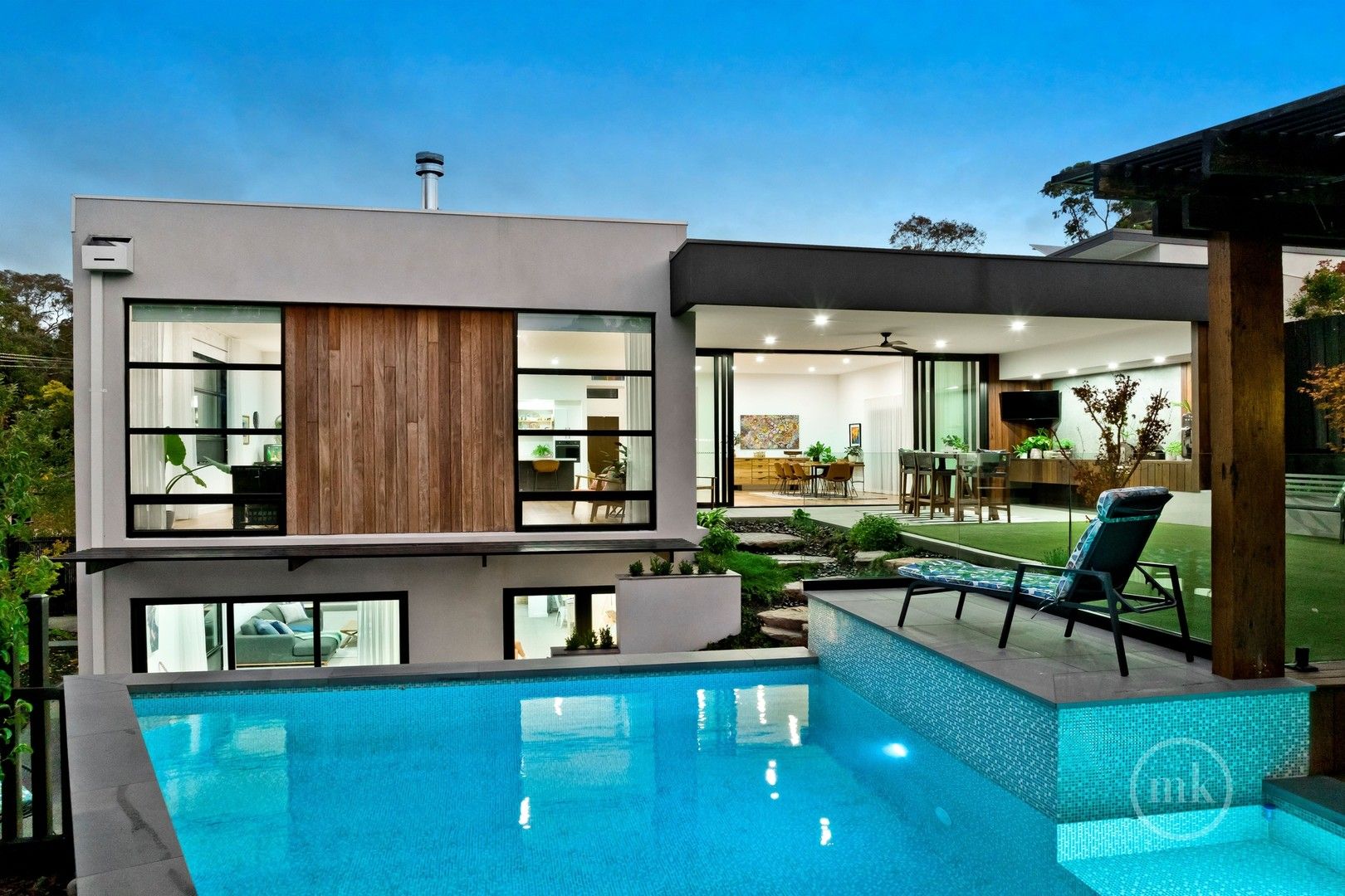 5 bedrooms House in 3 Beddoe Street RESEARCH VIC, 3095