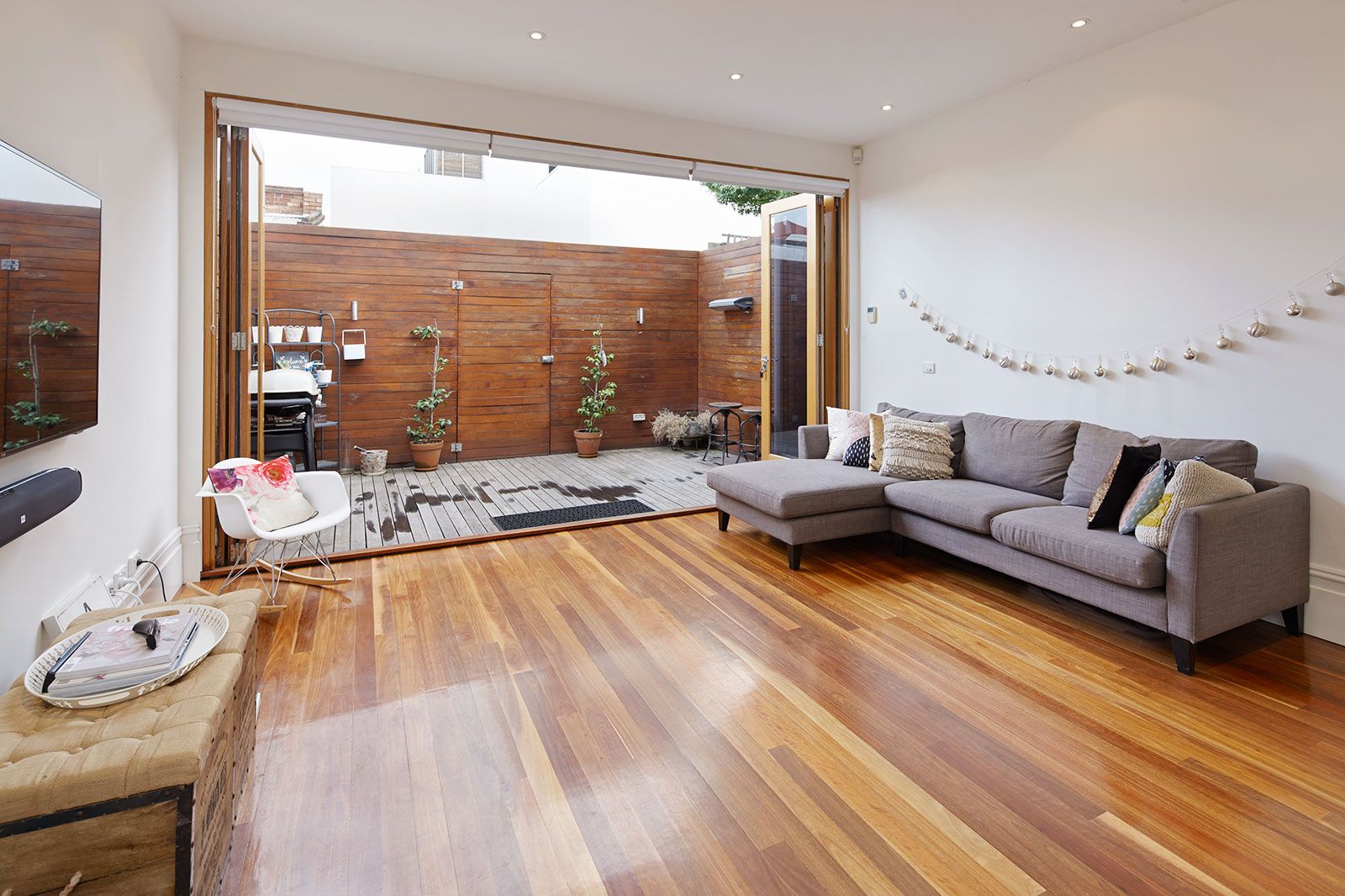 172 Napier Street, South Melbourne VIC 3205, Image 2