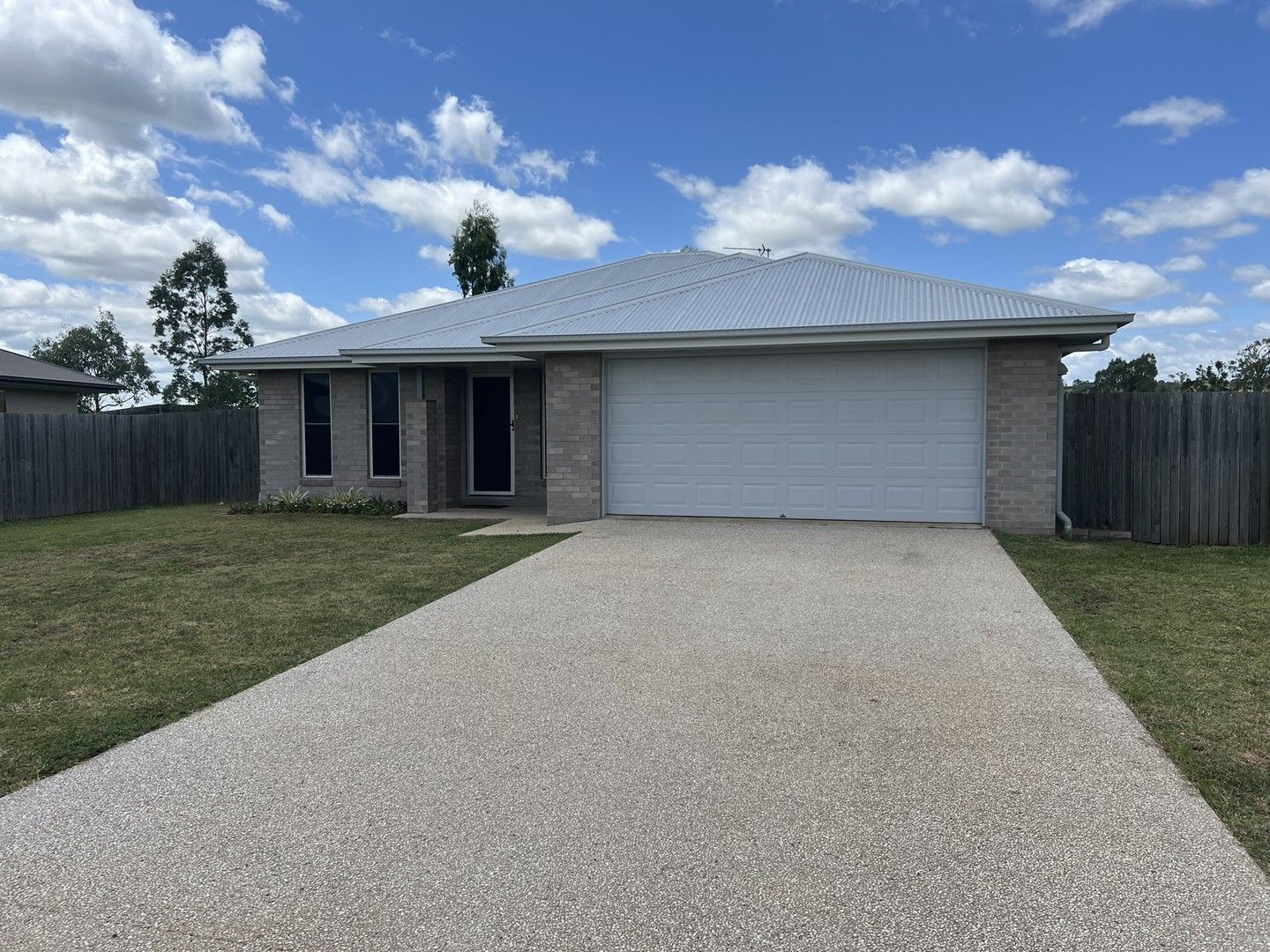 4 bedrooms House in 58 Magpie Drive CAMBOOYA QLD, 4358