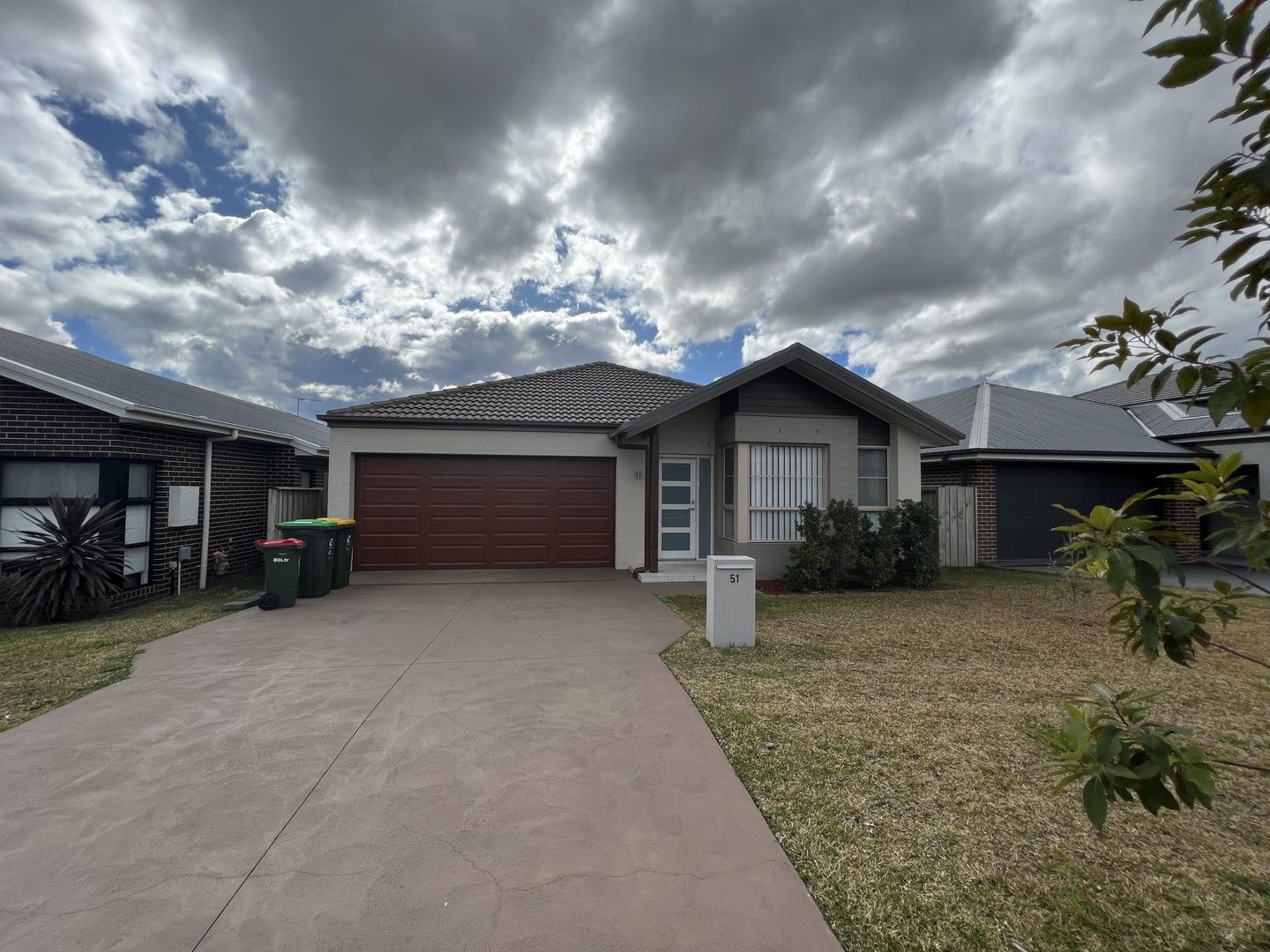 4 bedrooms House in 51 Glendiver St GLEDSWOOD HILLS NSW, 2557