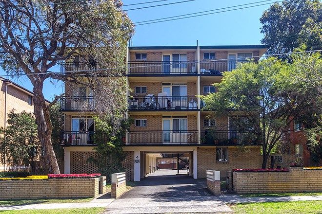 Picture of 4/4 Bank st, MEADOWBANK NSW 2114