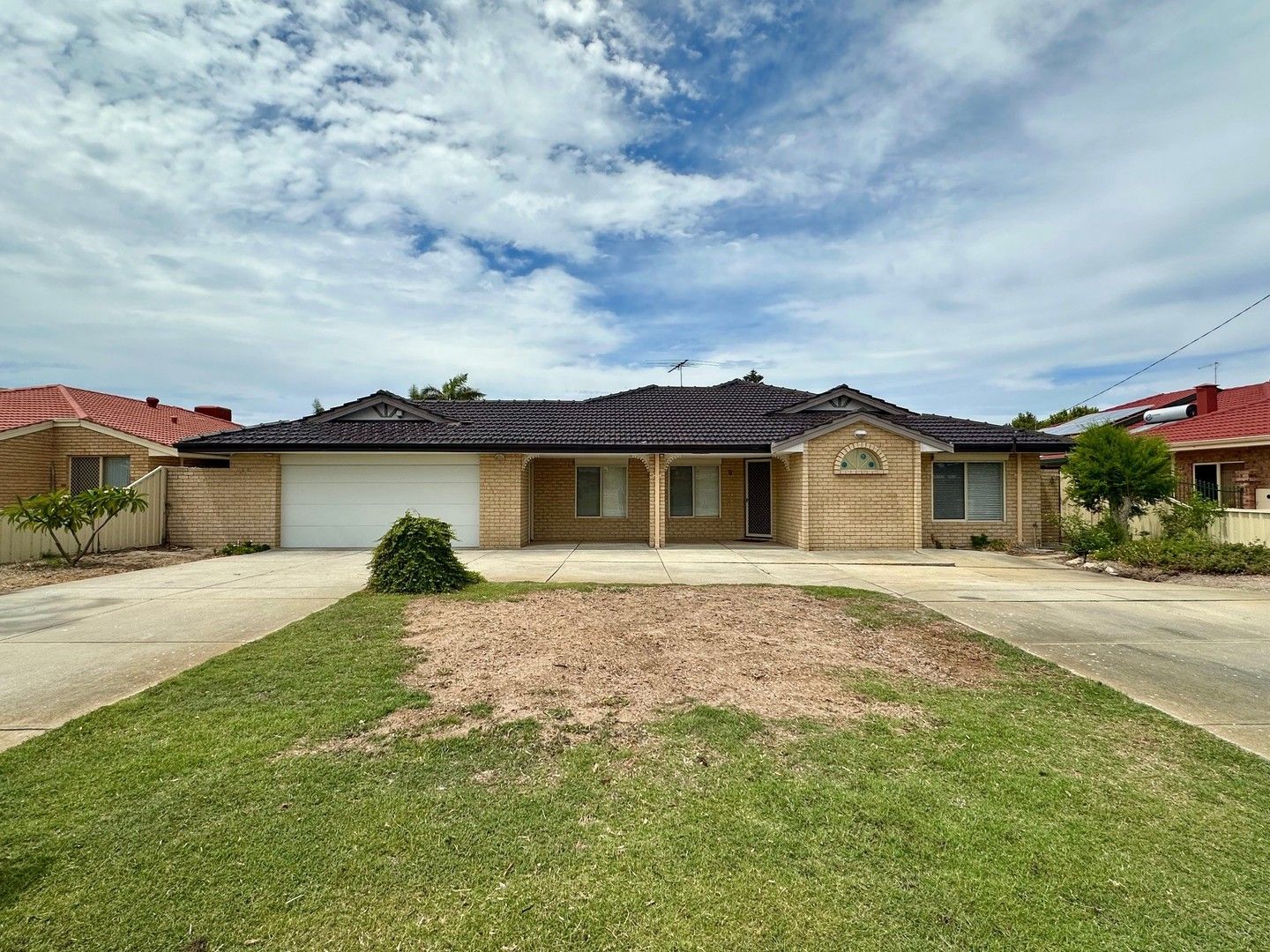 5 bedrooms House in 9 Mclean Street ROCKINGHAM WA, 6168