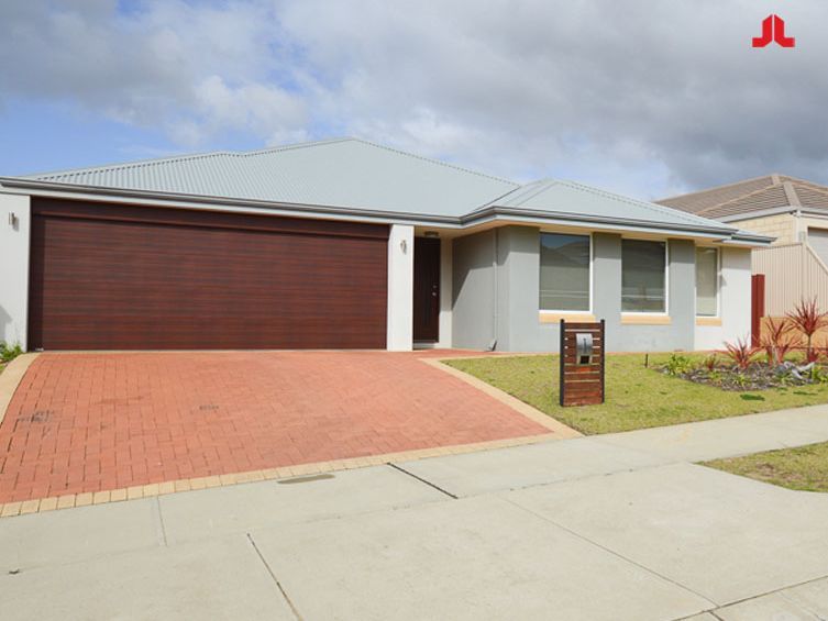 4 bedrooms House in 32 Mesa Link BALDIVIS WA, 6171