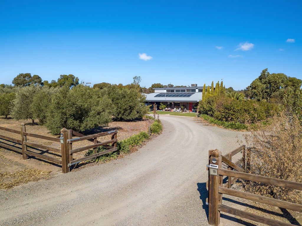 19 Wenhams Road, Jamestown SA 5491, Image 0